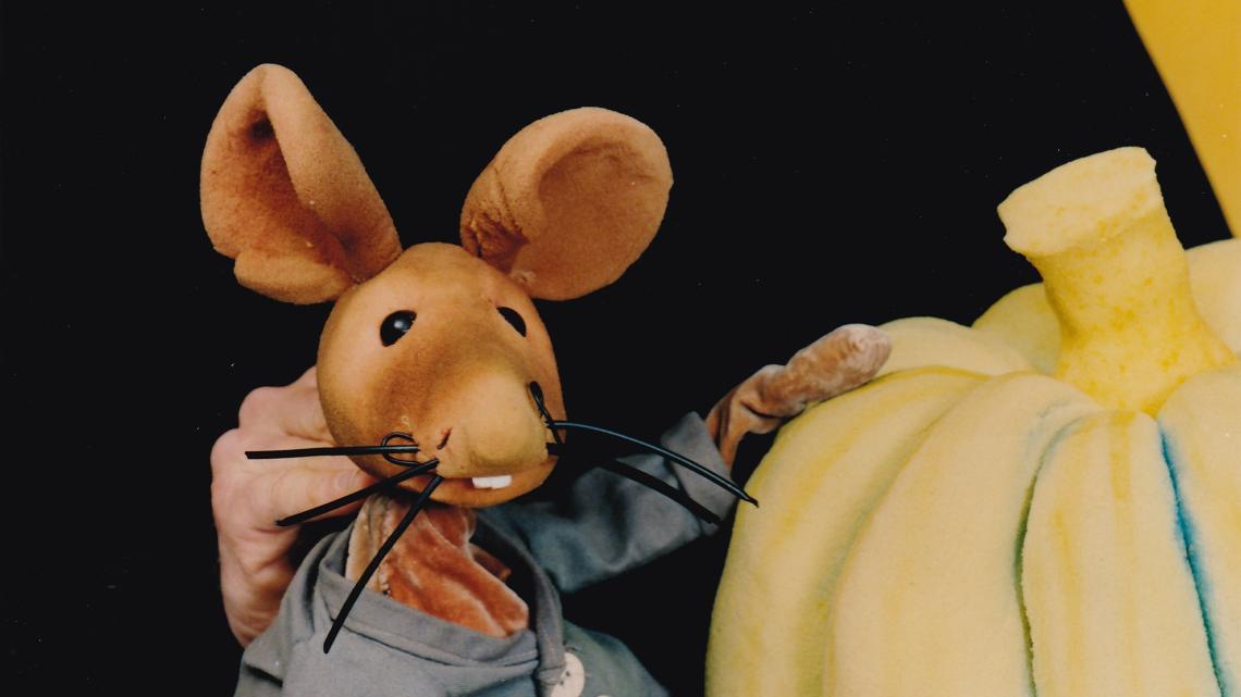 Lumpengesindel auf Reisen - Moussong Theater mit Figuren