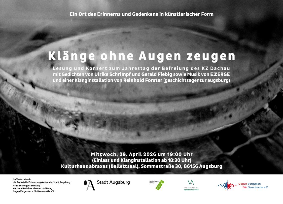 Ein schwarz-weißes Foto zeigt einen metallischen Gegenstand, dessen Form an ein Auge erinnert.